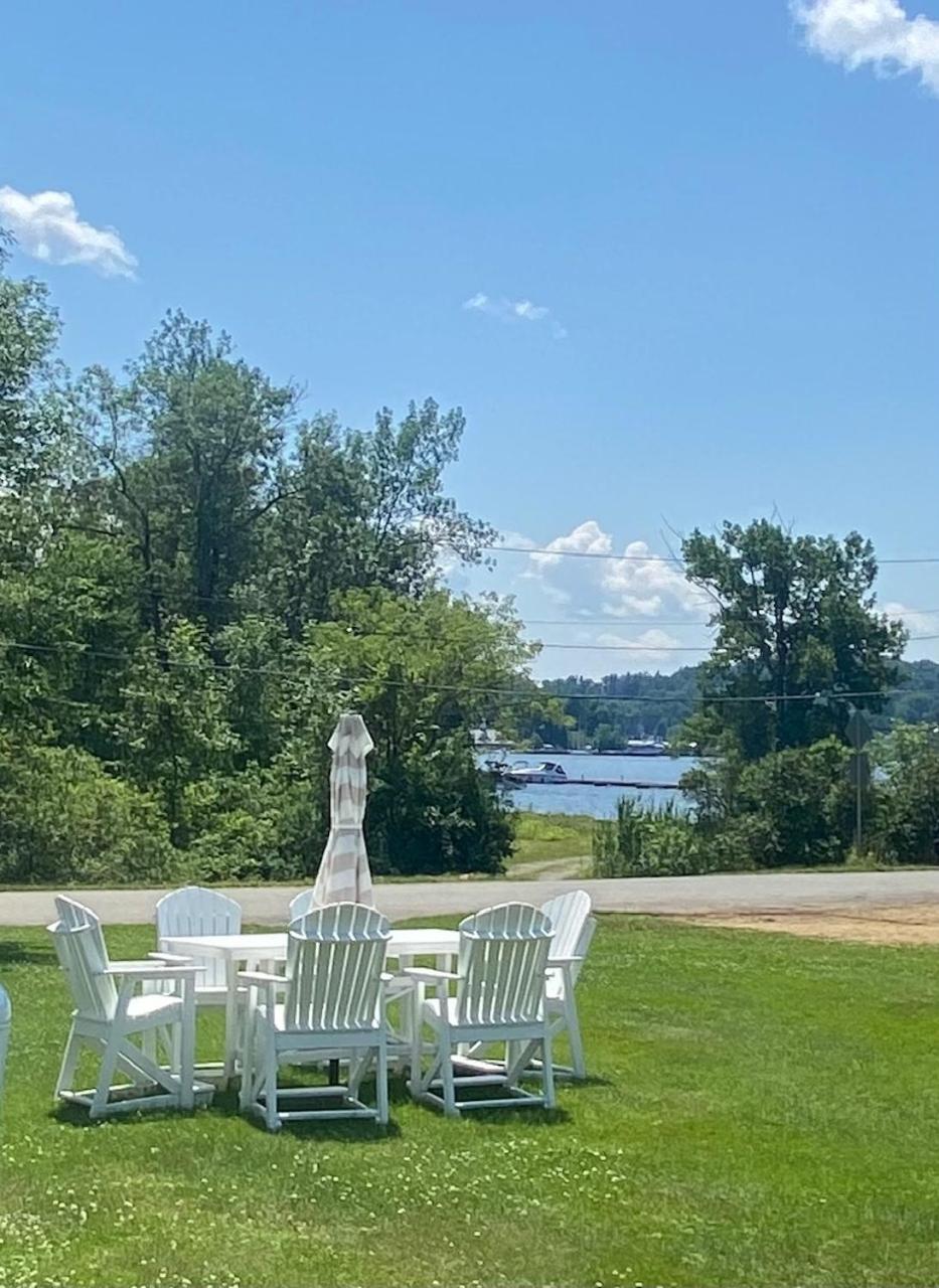 Beach House - On Lake Time Newport Exterior foto